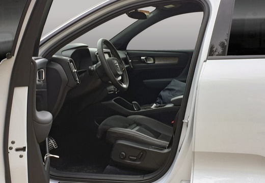 Foto VOLVO XC40 single motor Plus 69Kw