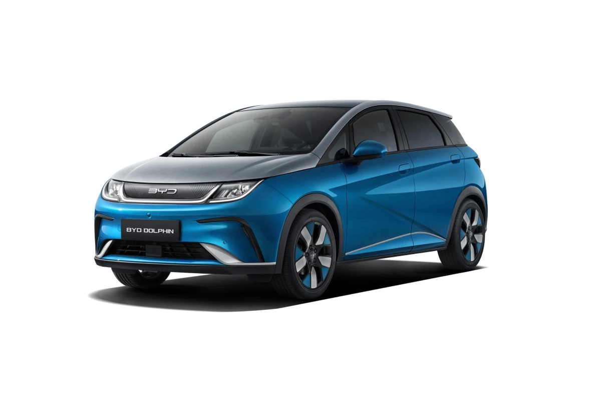Byd Dolphin 2025 - Anteriore Sinistra - Sfondo Bianco