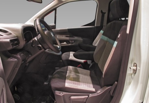 Foto CITROEN Berlingo 1.5 bluehdi M Max s&s 130cv eat8