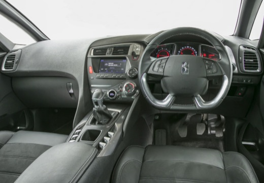 Foto DS DS5 1.6 bluehdi So Chic s&s 120cv