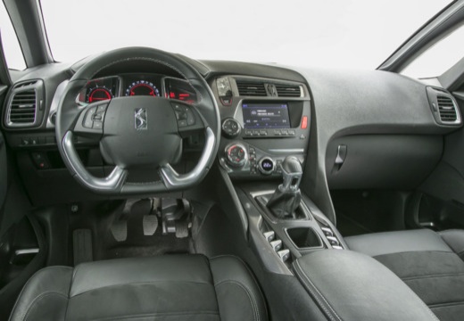 Foto DS DS5 1.6 bluehdi So Chic s&s 120cv