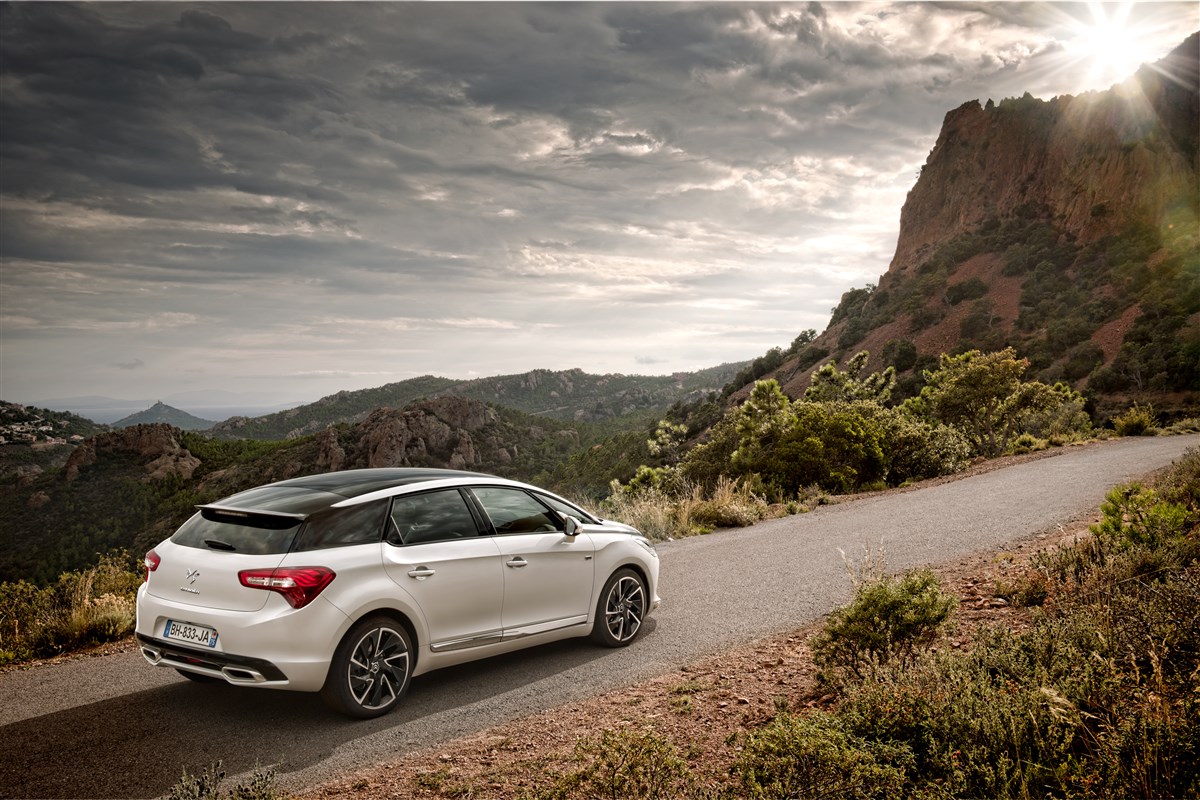 Foto DS DS5 1.6 bluehdi So Chic s&s 120cv