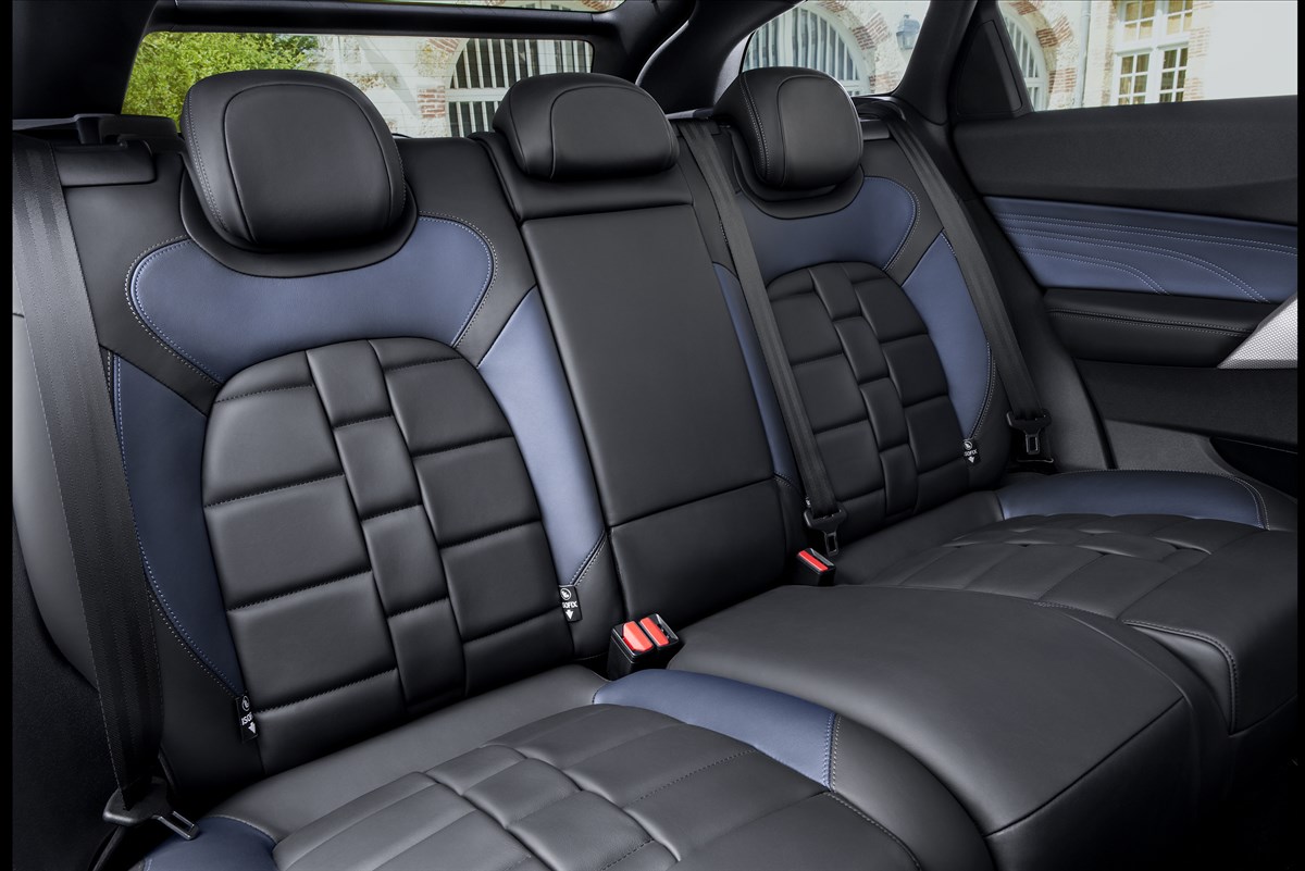 Foto DS DS5 1.6 bluehdi So Chic s&s 120cv