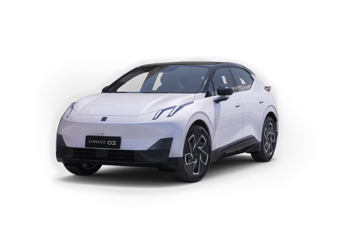 Lynk & Co 02 - Anteriore Sinistra - Sfondo Bianco