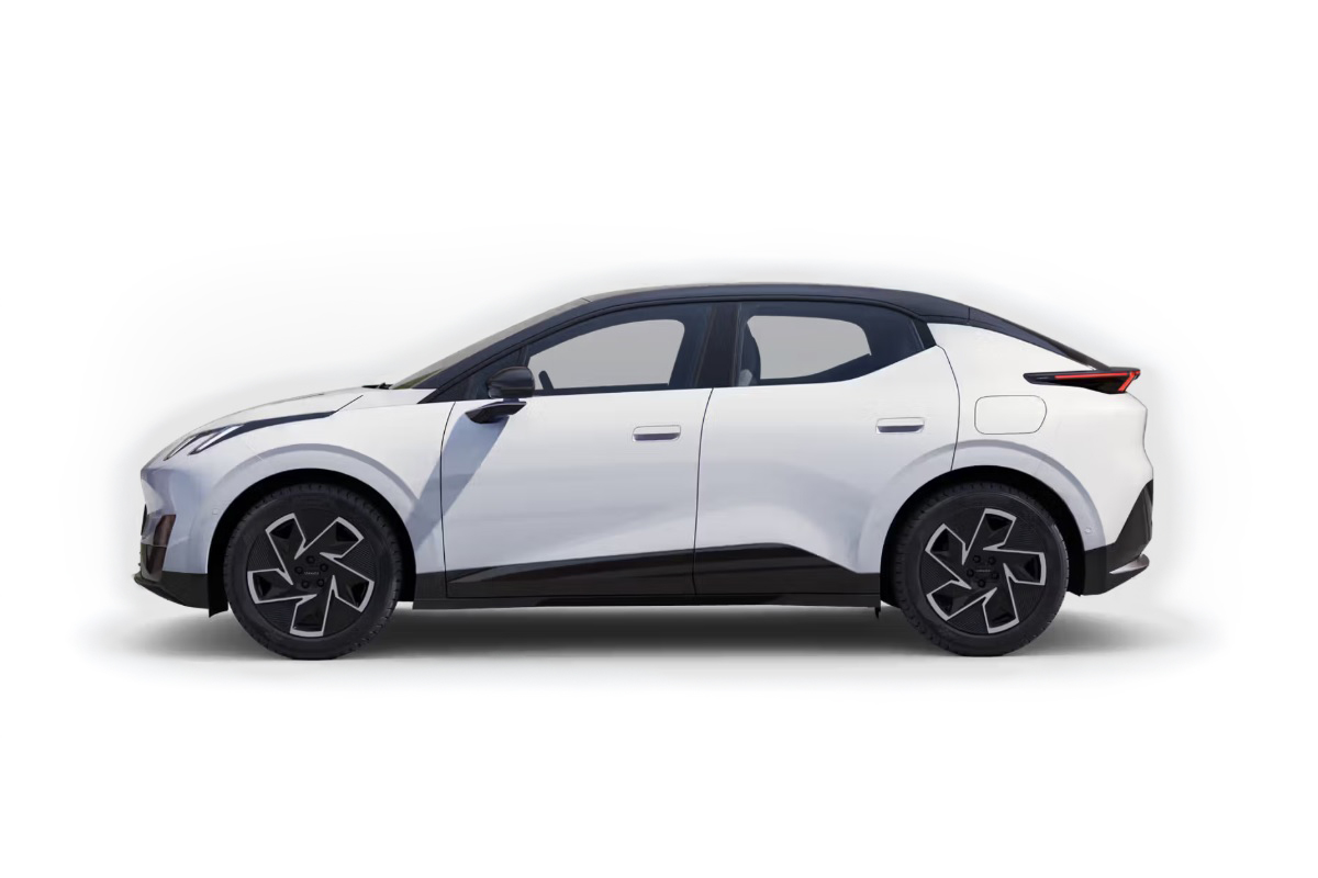 Lynk & Co 02 - Laterale Sinistra