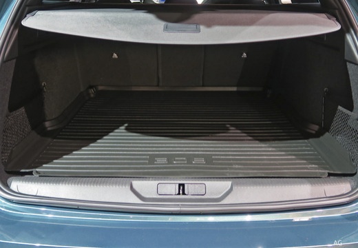Foto PEUGEOT 308 SW 1.5 bluehdi Allure s&s 130cv eat8