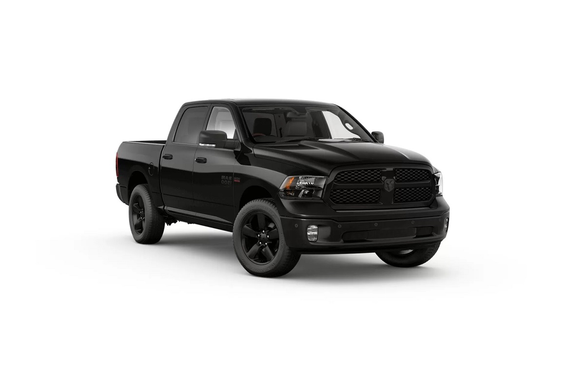 Ram Ram 1500 4x4 2025 - Anteriore Destra - Sfondo Bianco