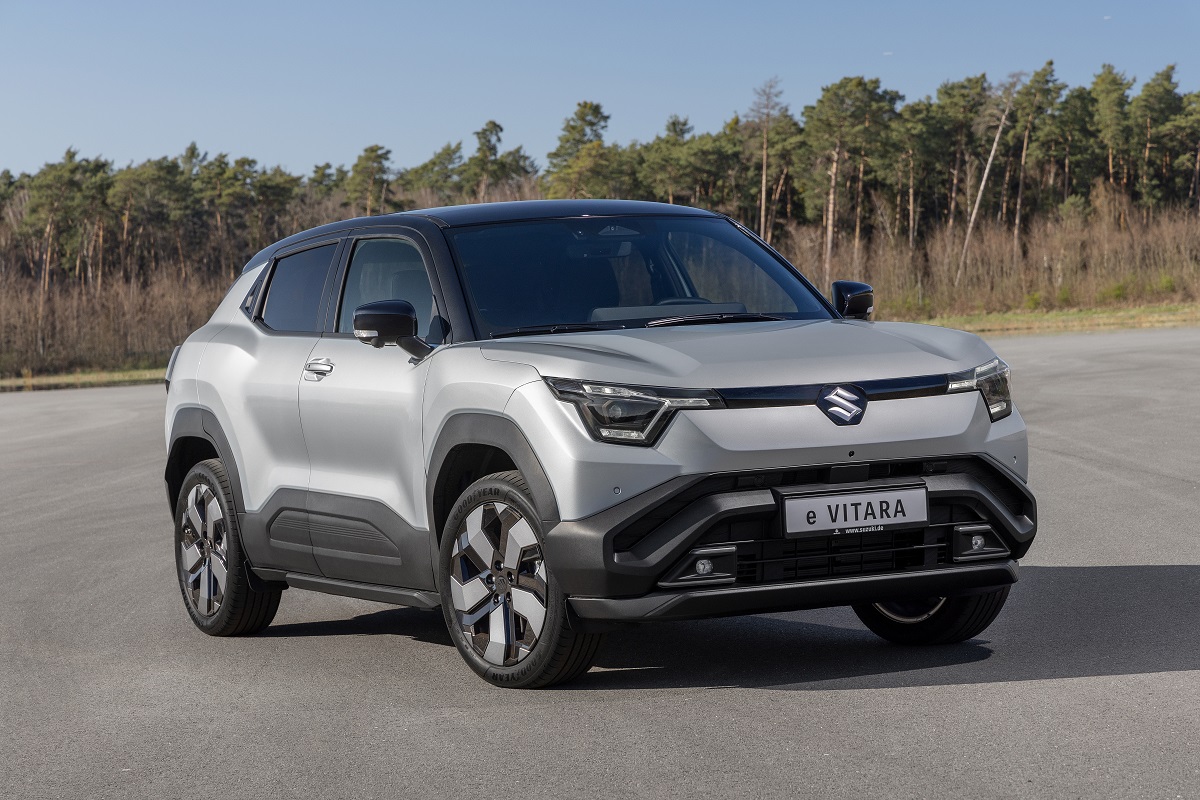 Suzuki e Vitara - Anteriore Destra